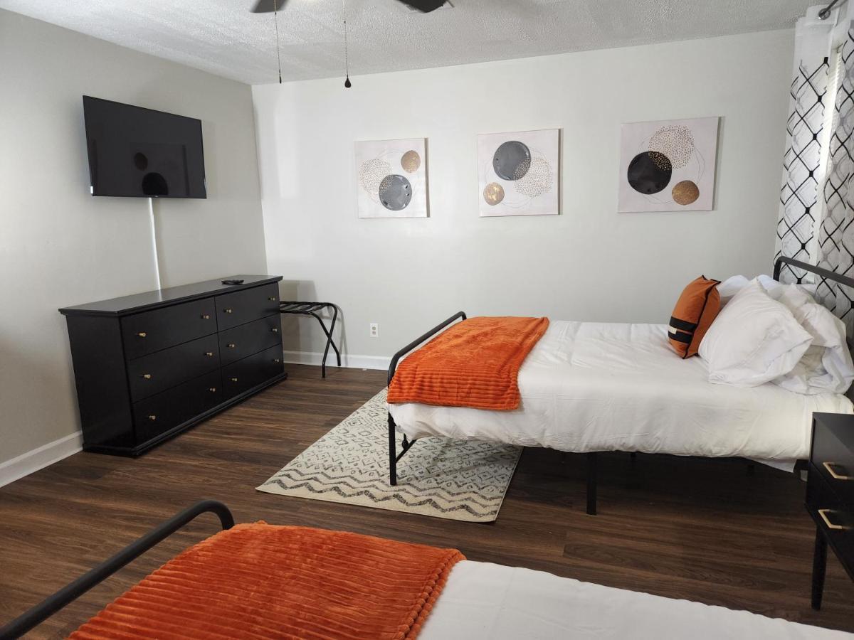 Spacious Centrally Located 3 Bed 2 Bath - Sleeps 8 Montgomery Extérieur photo