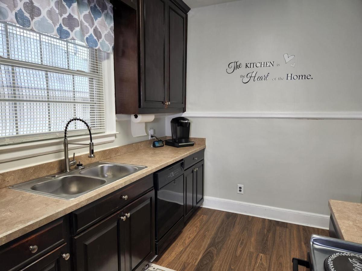 Spacious Centrally Located 3 Bed 2 Bath - Sleeps 8 Montgomery Extérieur photo