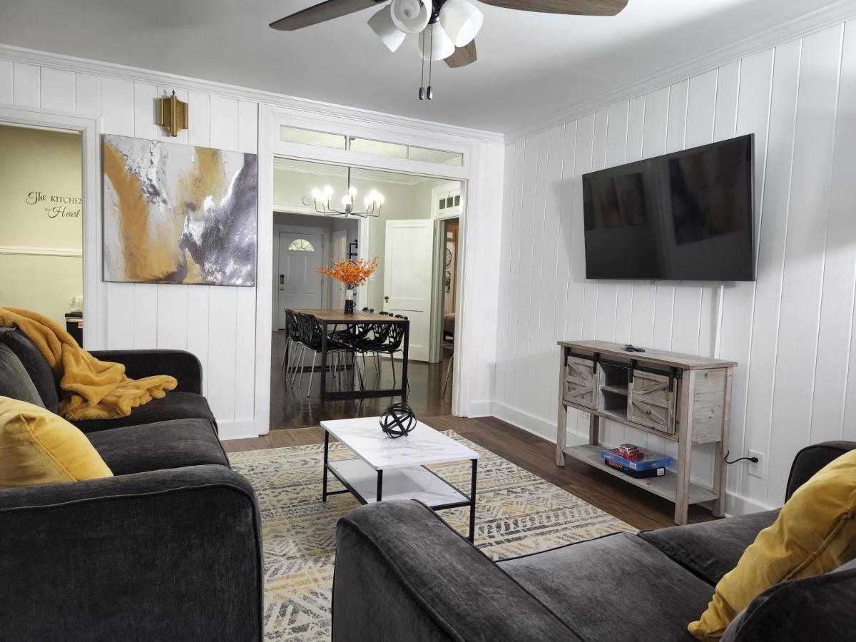 Spacious Centrally Located 3 Bed 2 Bath - Sleeps 8 Montgomery Extérieur photo