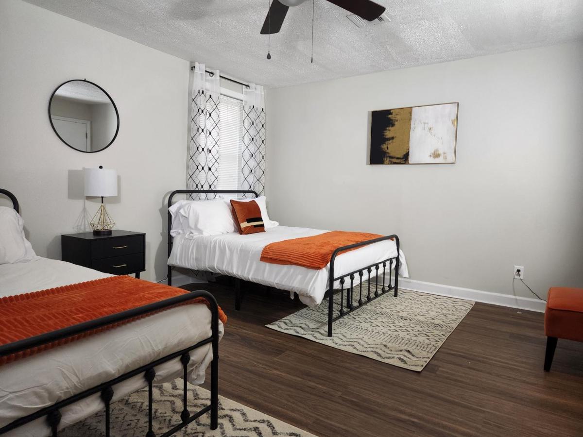 Spacious Centrally Located 3 Bed 2 Bath - Sleeps 8 Montgomery Extérieur photo
